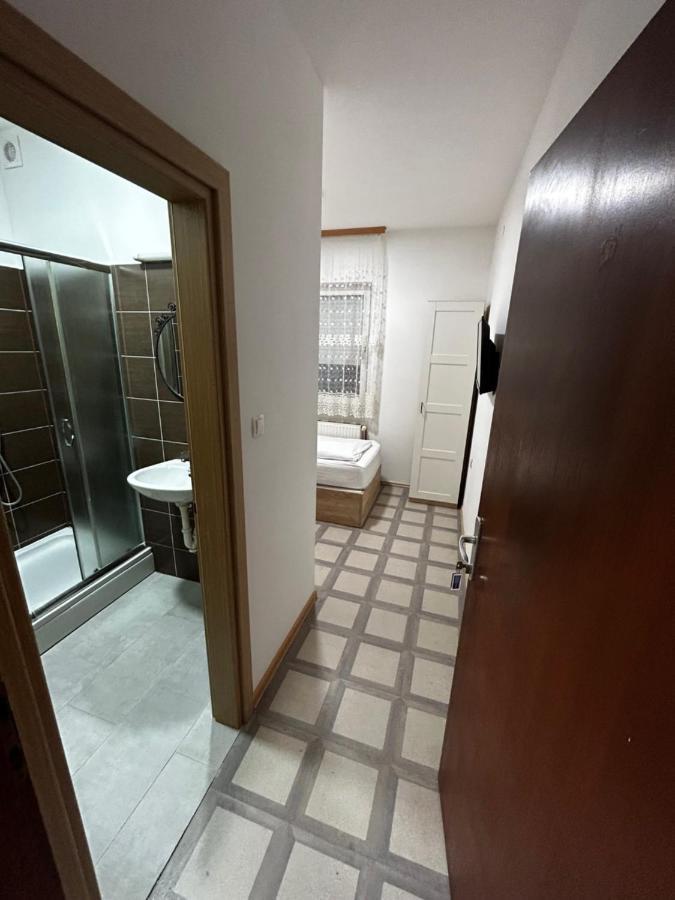 Sobe Zimmer Frei Pozega Eksteriør bilde